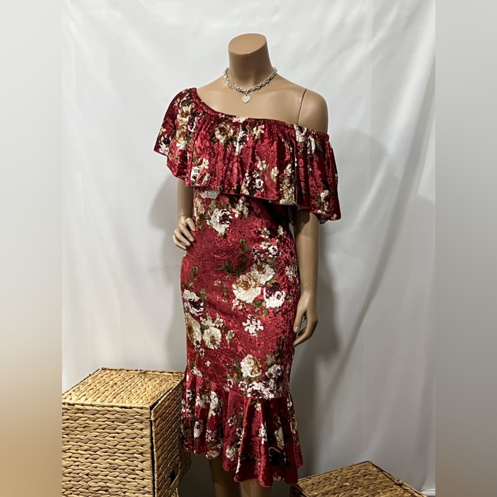 Super sexy floral off the shoulder dress 👗💕✨